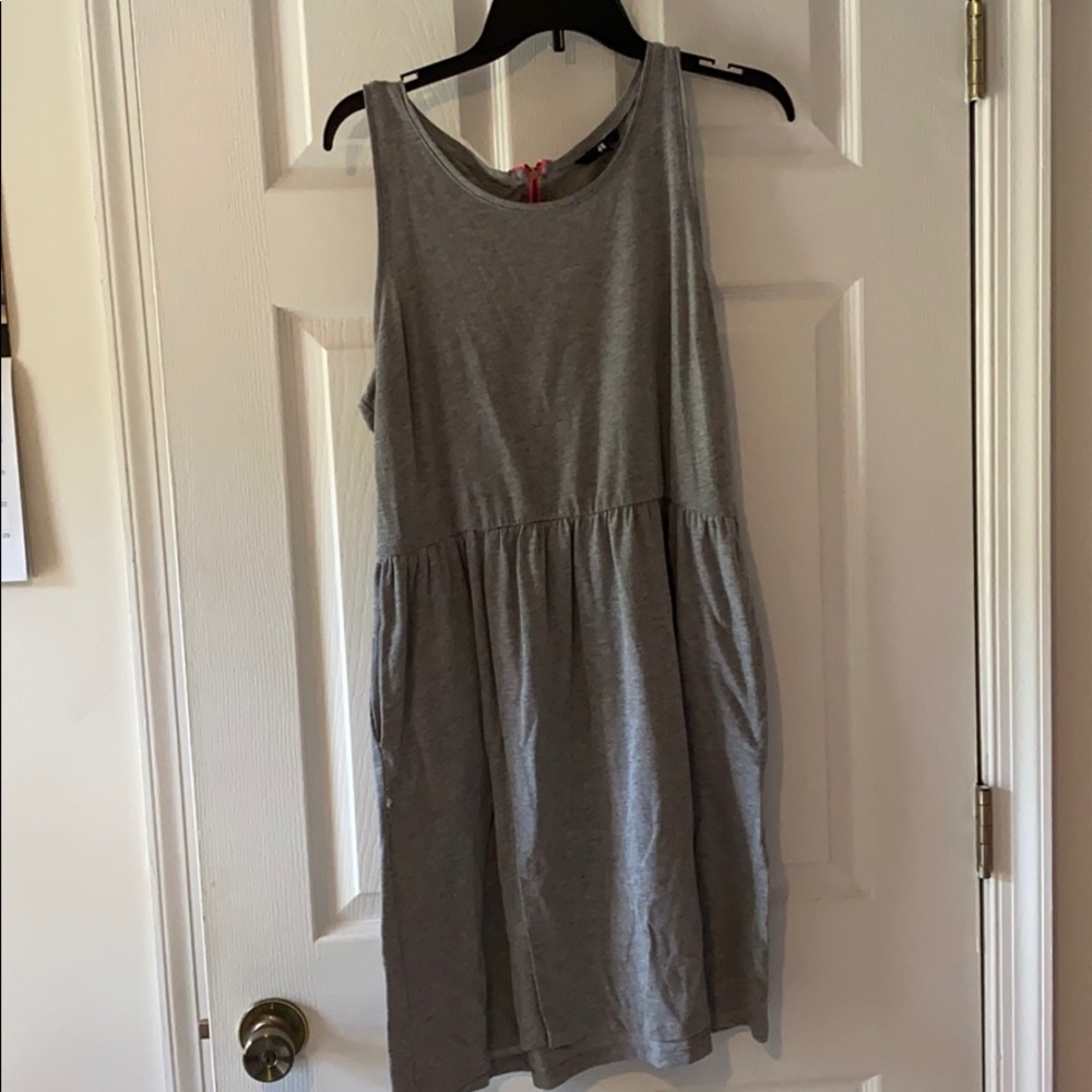 SALE 👗3/30👗 H&M sleeveless Dress with Pockets